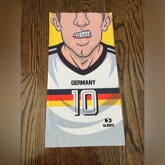 Sleefs Soccer Player Germany Kids Neck Gaiter NWOT - Picture 1 of 4